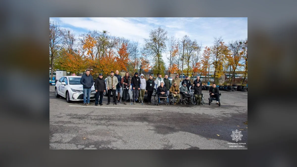 У Львові ветеранам розповіли про навчання в безбарʼєрній автошколі