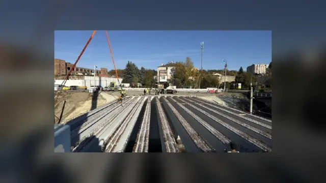 У Львові на перехресті Шевченка та Ковча встановили 12 балок нового шляхопроводу